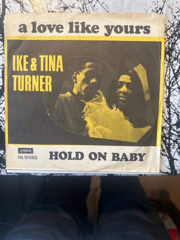 Single, Ike  turner