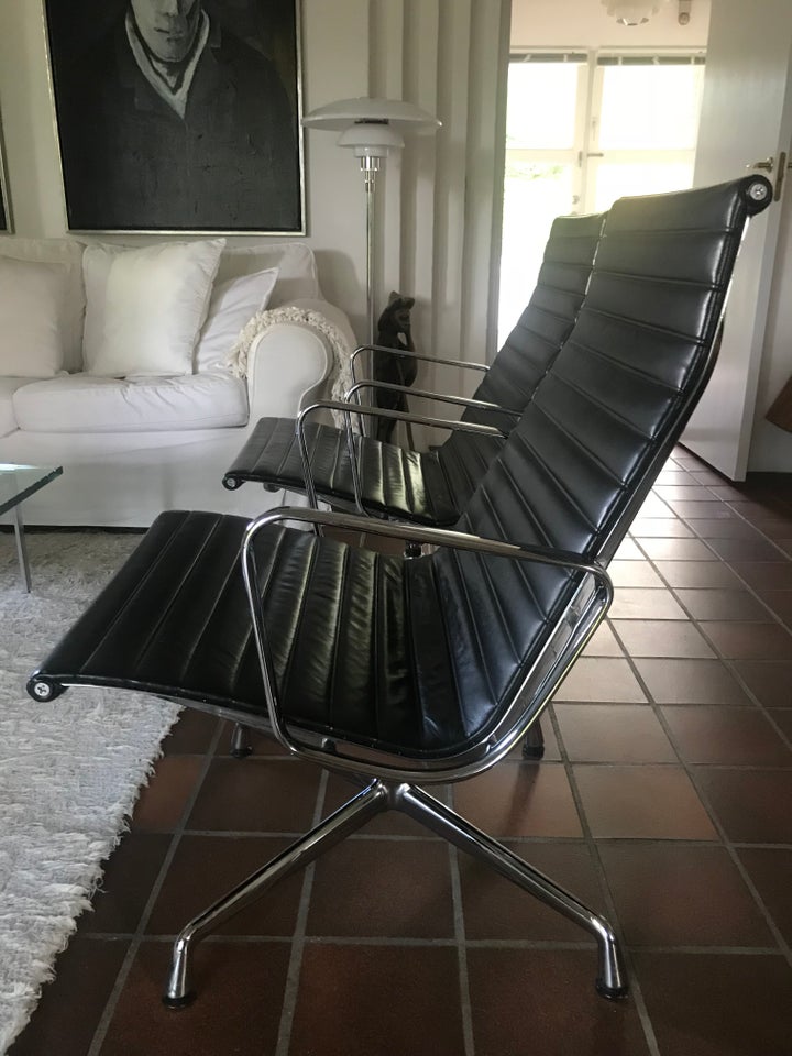 Eames EA115/sort læder Lounge