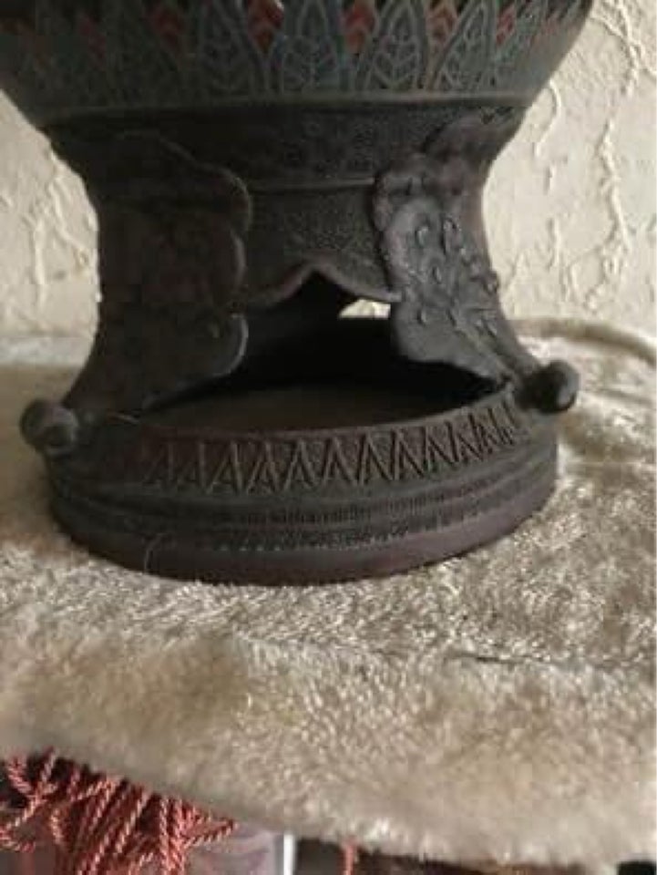 Bronze vase Bronze 110 år gl