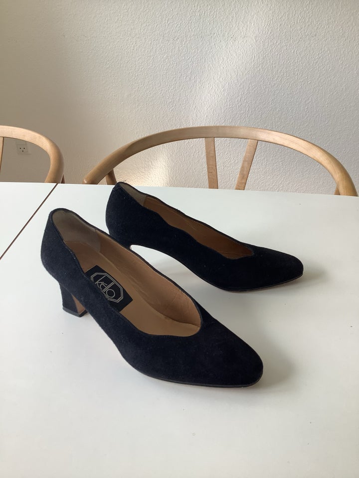 Pumps, str. 38, Kello