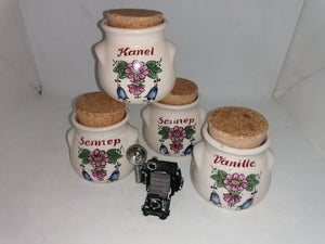 Keramik Krydderi krukker Aksini