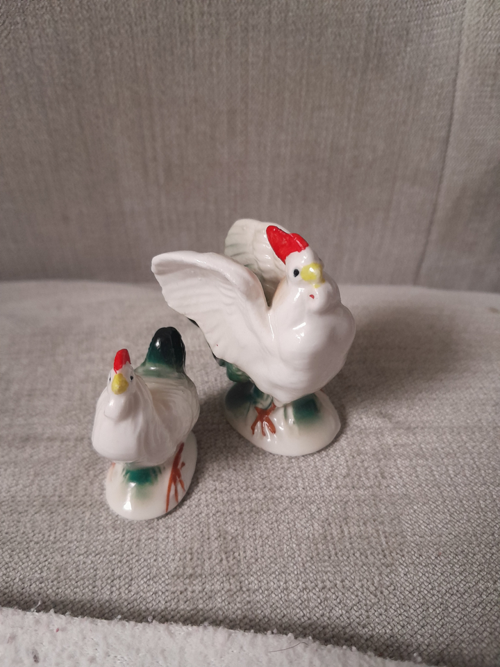 2 søde porcelæns høns