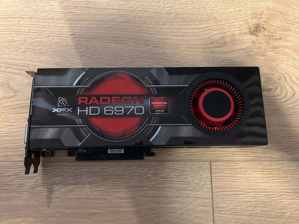 Radeon HD 6970 AMD, 2 GB RAM, God