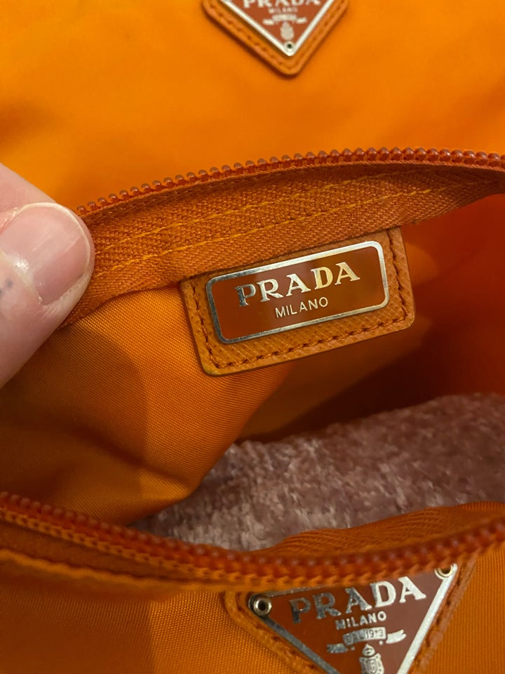 Clutch, Prada