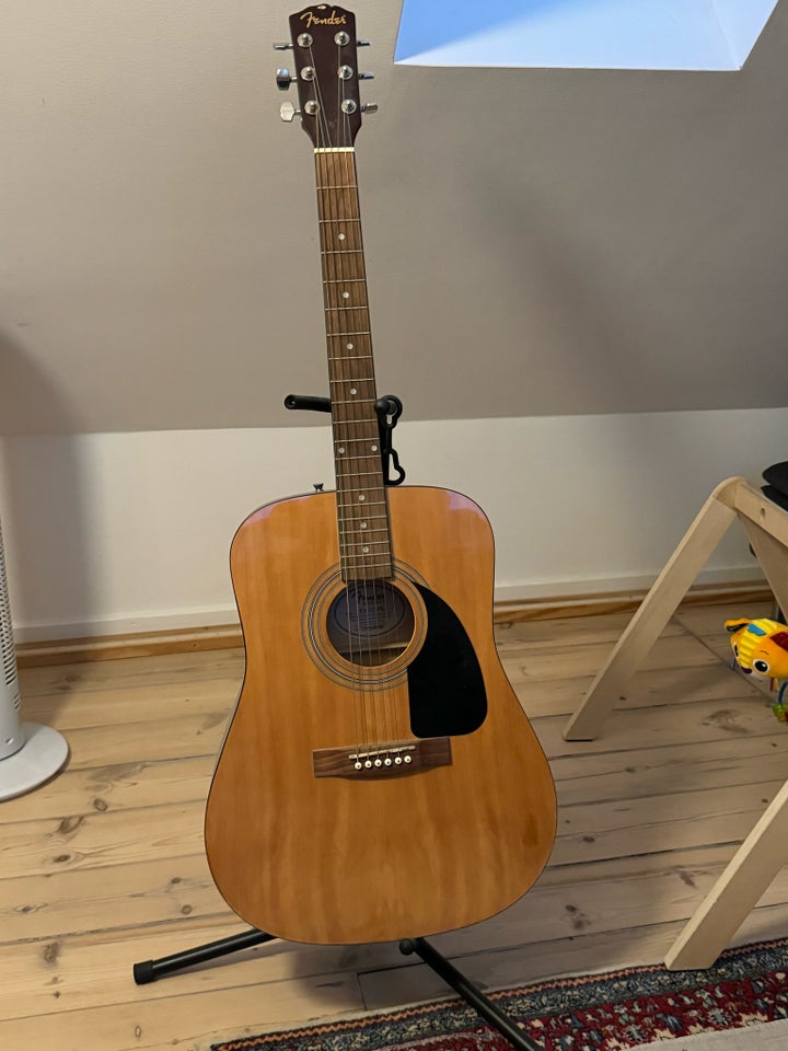 Spansk, Fender FA115 Dreadnaught