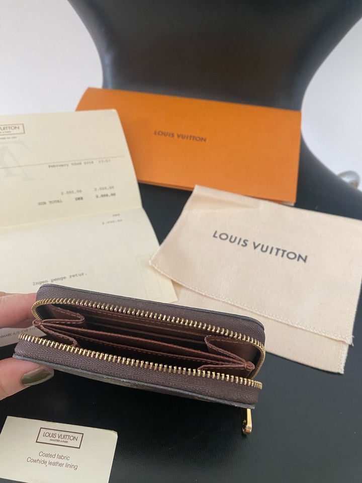 Pung, Louis Vuitton