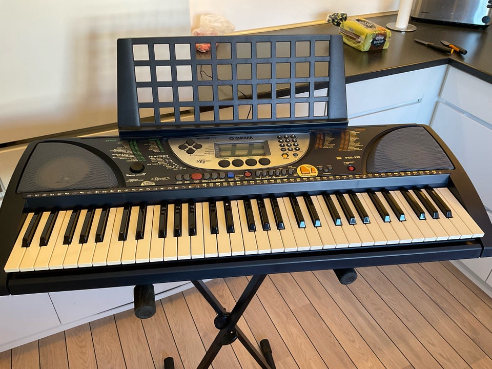 Keyboard, Yamaha Yamaha PSR-270