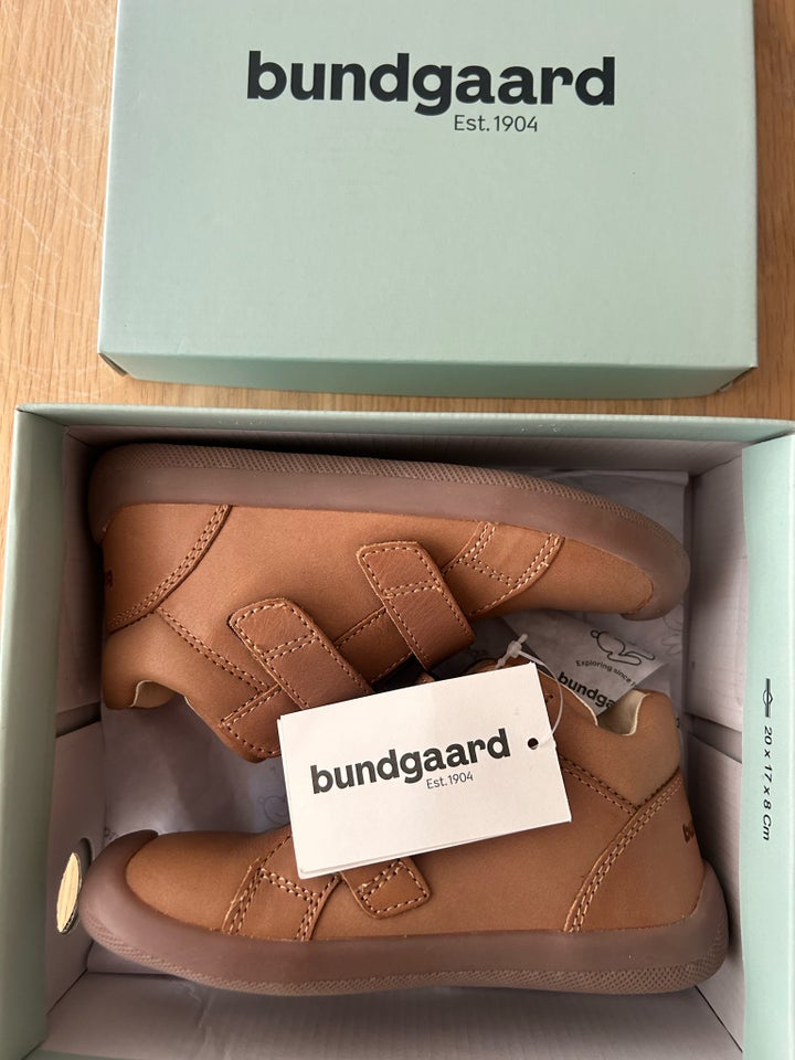 Sneakers, str. 26, Bundgaard