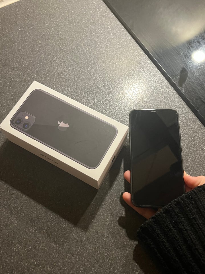 iPhone 11, 128 GB, sort