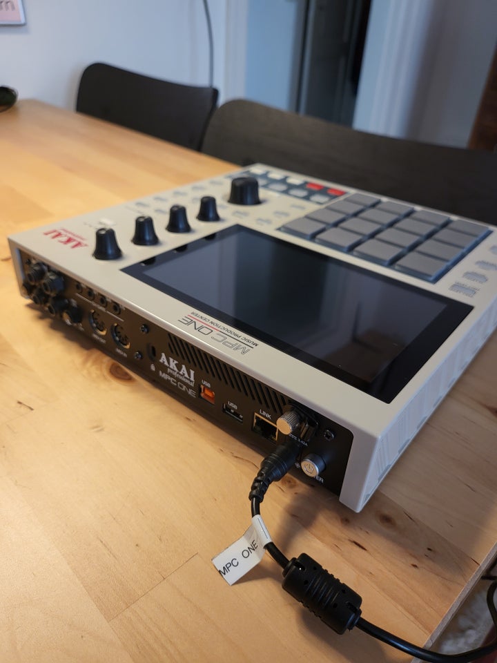 Sampler og DAW, AKAI MPC One Retro