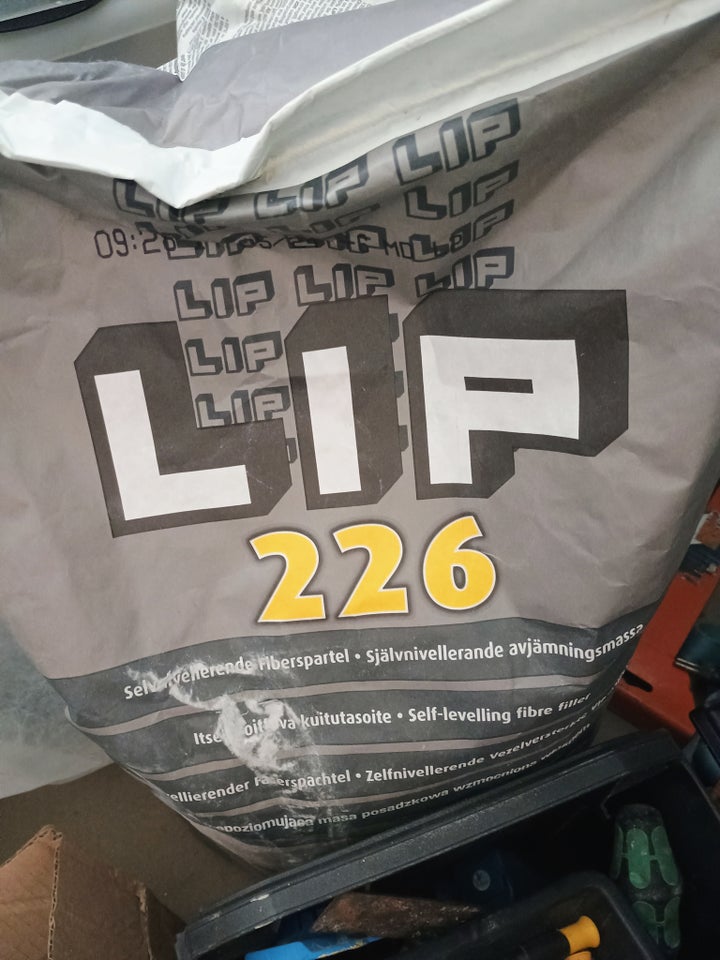 Lip 226 selvnivellerende