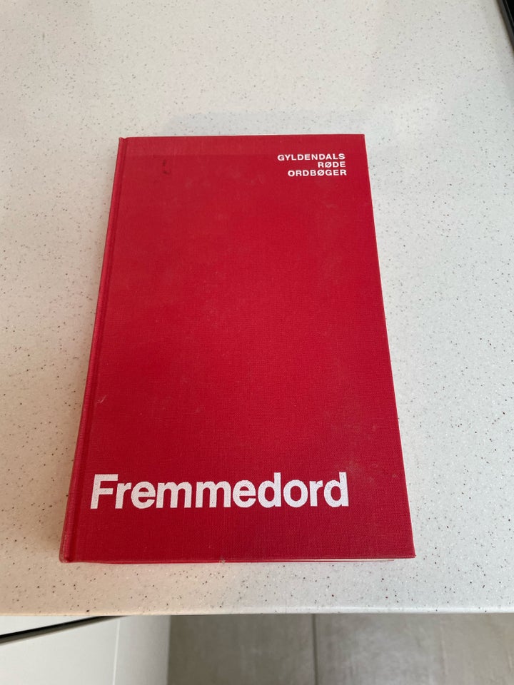 Fremmedord, Gyldendal, år 1983