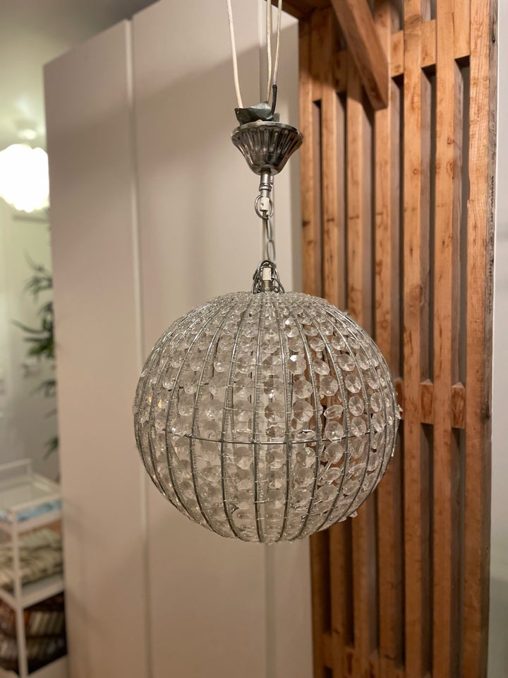 Anden loftslampe, I