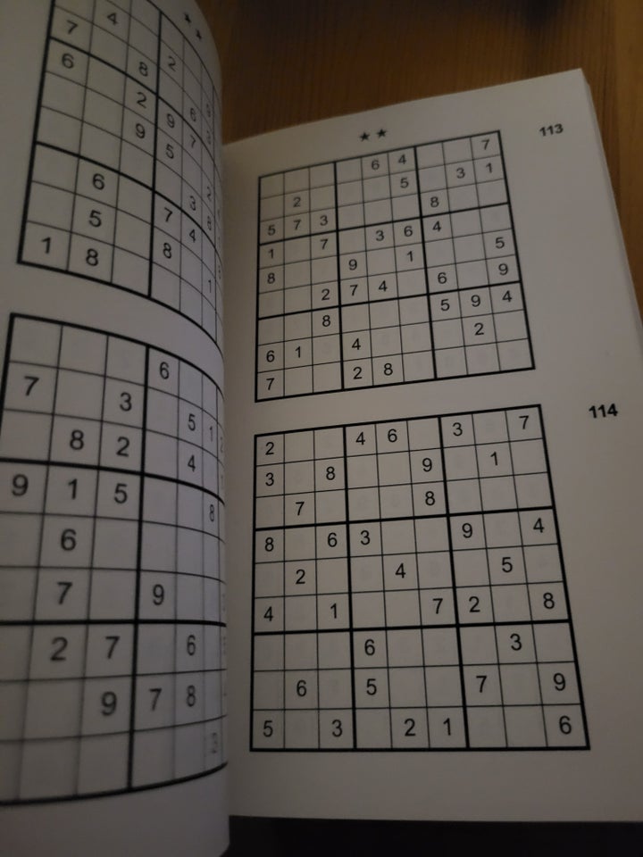 Middel svær Sudoku hæfte., Sudoku