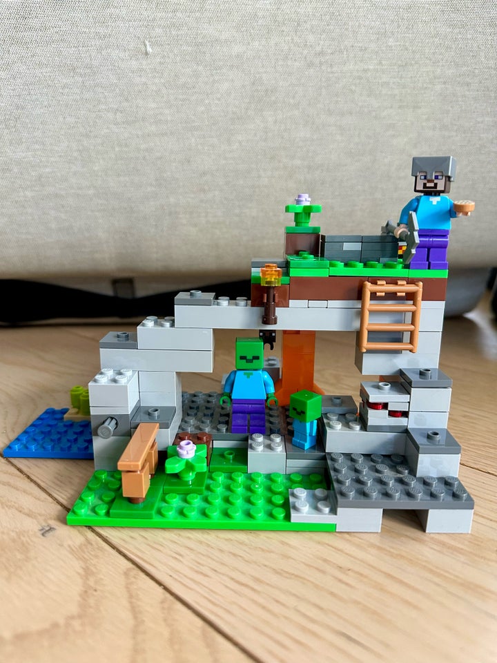 Lego Minecraft, 21141 Zombiehulen