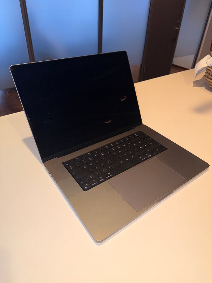 MacBook Pro 16" M1 Pro 1TB...