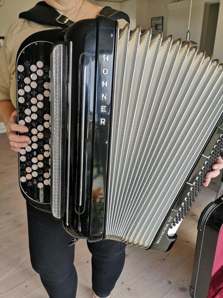 Harmonika, Hohner Riviera VII