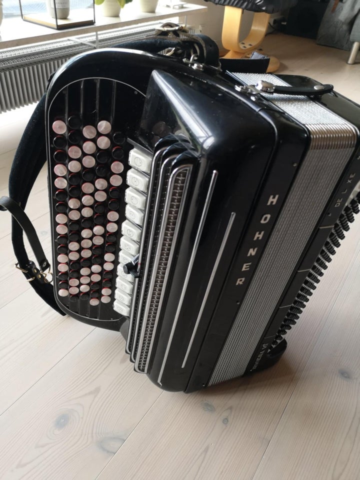 Harmonika, Hohner Riviera VII