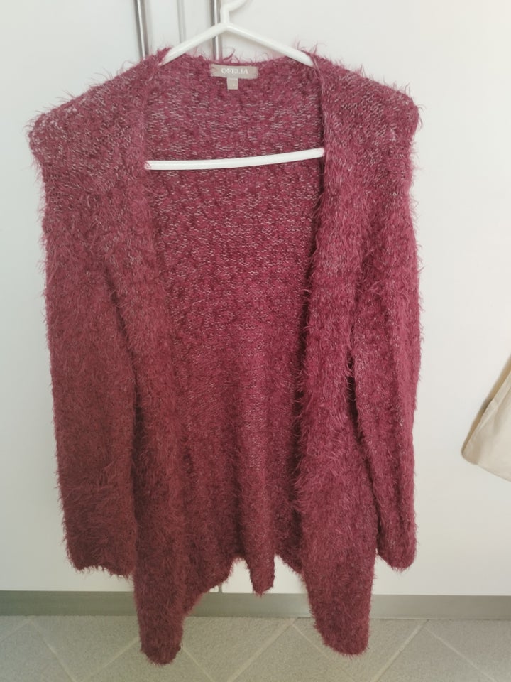 Cardigan, Ofelia, str. 40