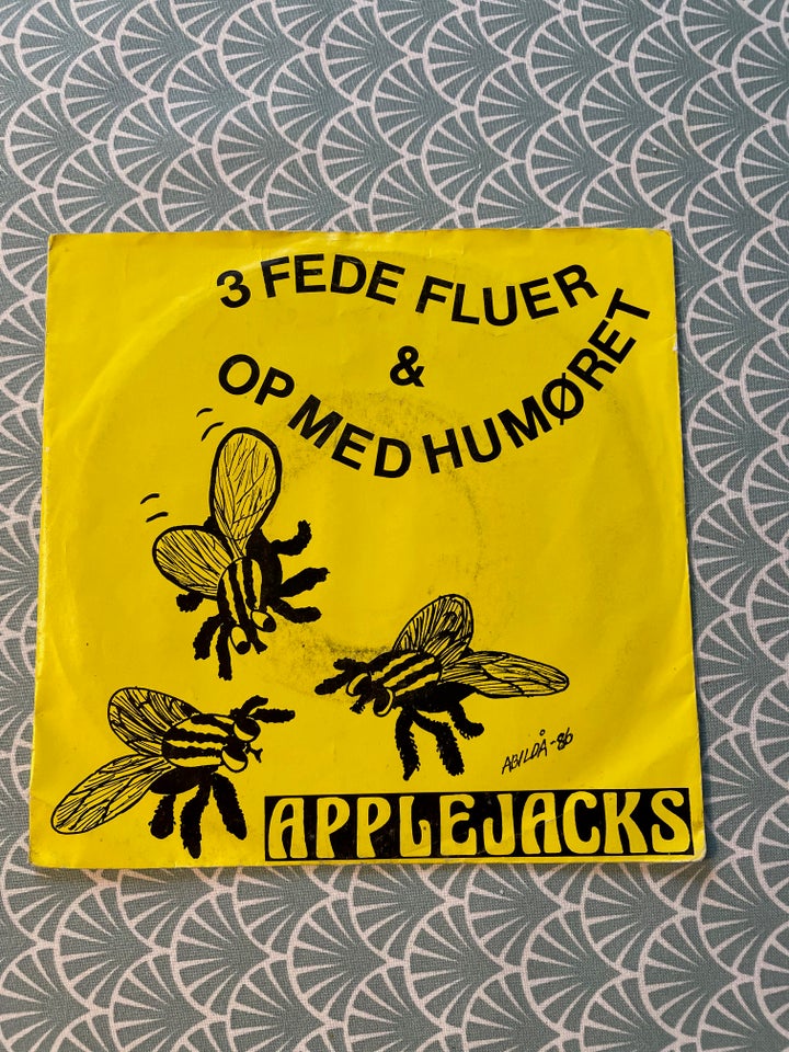 Single, Applejacks, 3 fede fluer