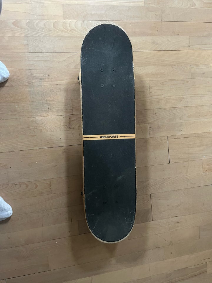 Skateboard, NAKED