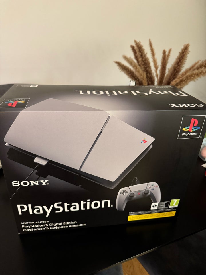 Playstation 5, Slim 30th