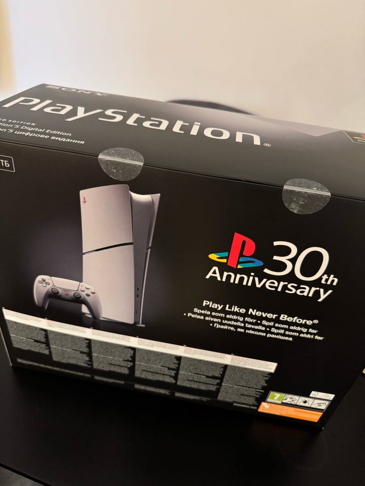 Playstation 5, Slim 30th