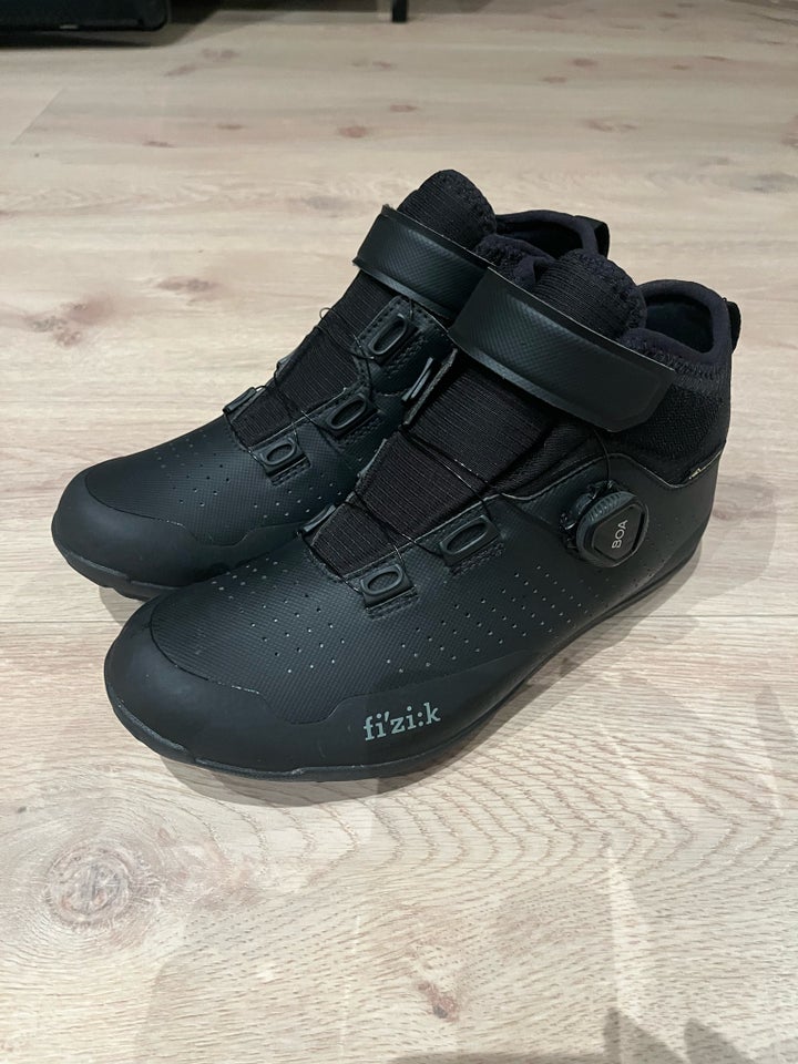 Cykelsko, FIZIK Terra Artica X5 GTX