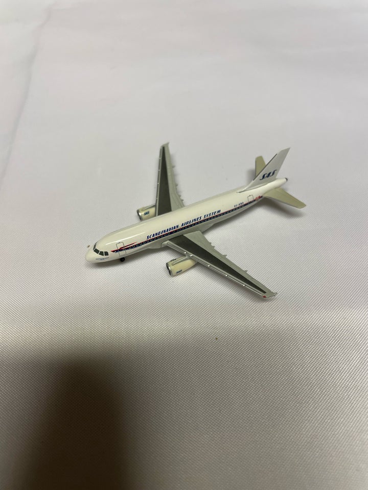 Modelfly, HERPA A-319, skala 1/500