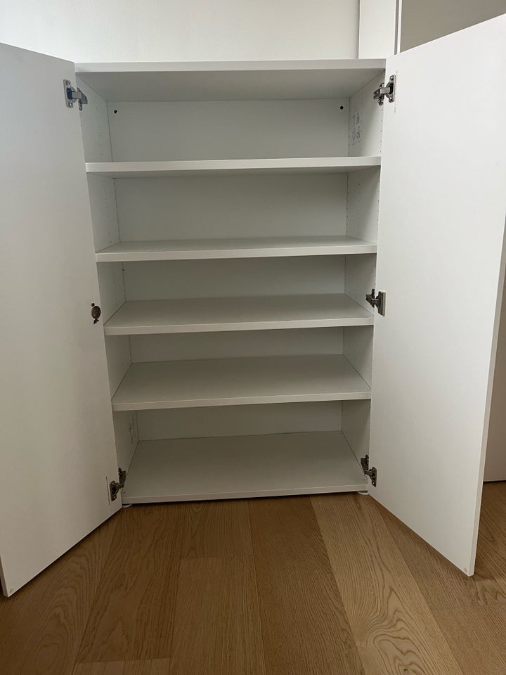 Andet skab Ikea b: 80 d: 42 h: 120