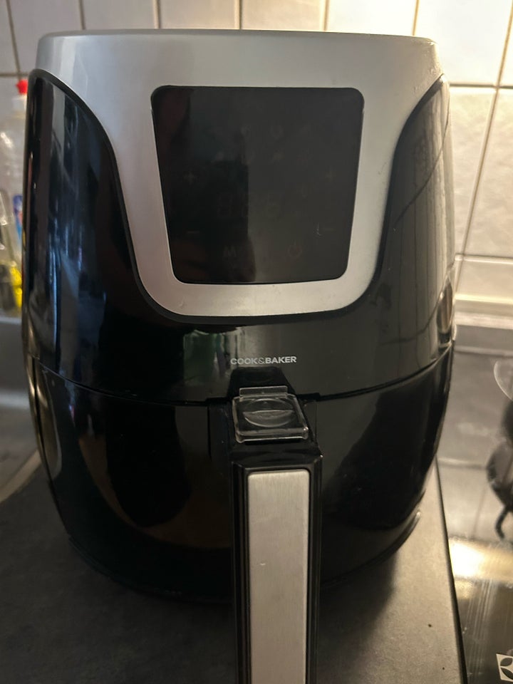 Cook and baker airfryer  Cook and