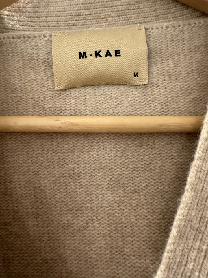 Cardigan, M-KAE, str. 38