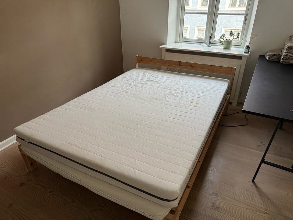 Dobbeltseng, Ikea, b: 140 l: 200