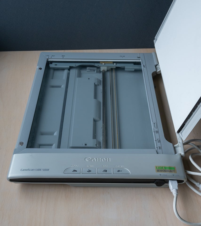 Flat-bed scanner Canon LIDE 500F