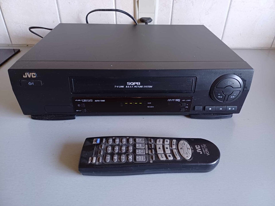 VHS videomaskine, JVC, HR-J581EU