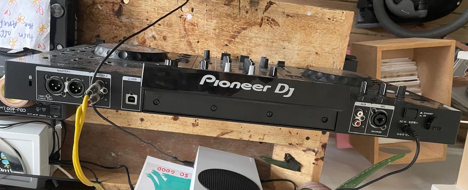 DJ controller - Pioneer  XD...