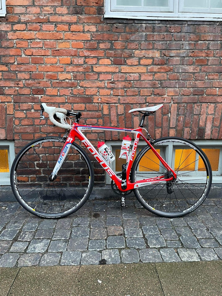 Dameracer FOCUS Izalco