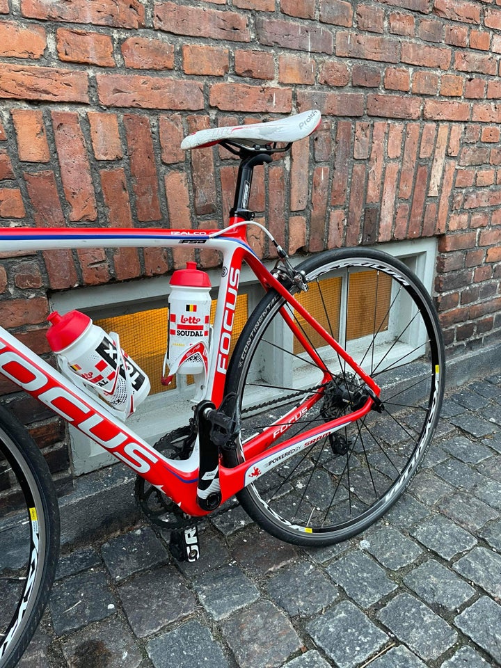 Dameracer FOCUS Izalco