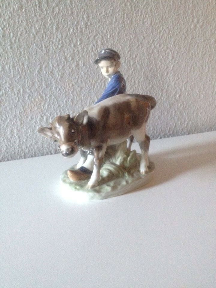 Dreng med kalv Porcelænsfigur fra