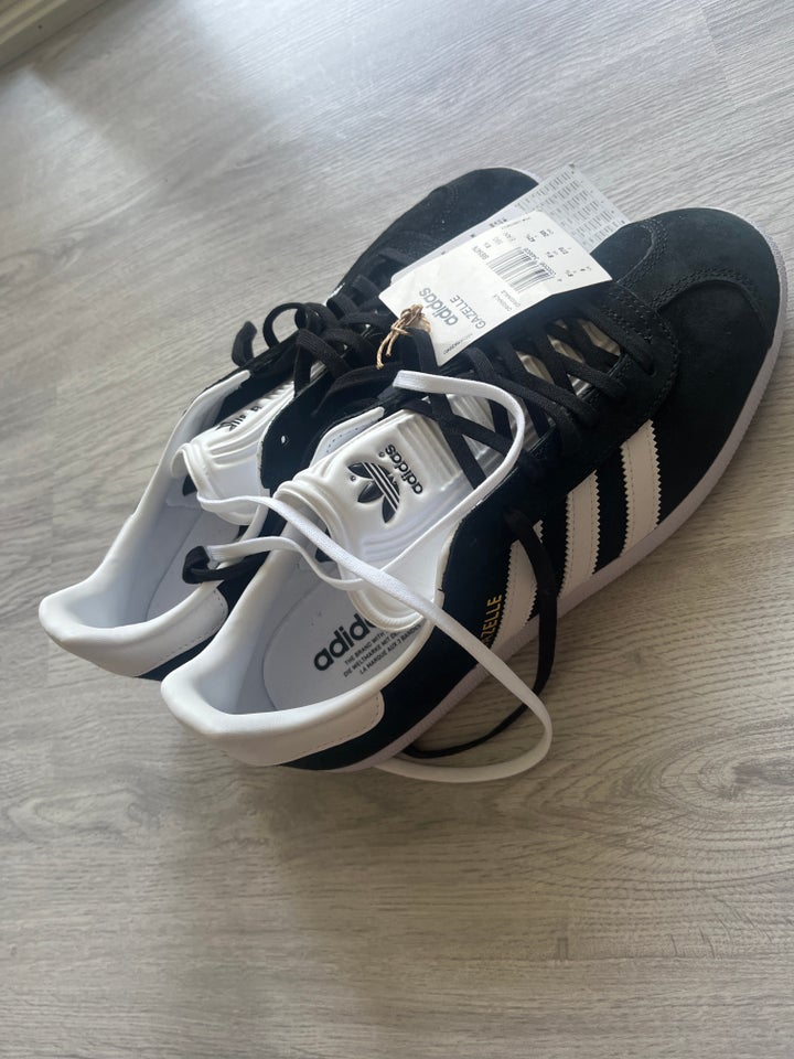 Sneakers Adidas str 425