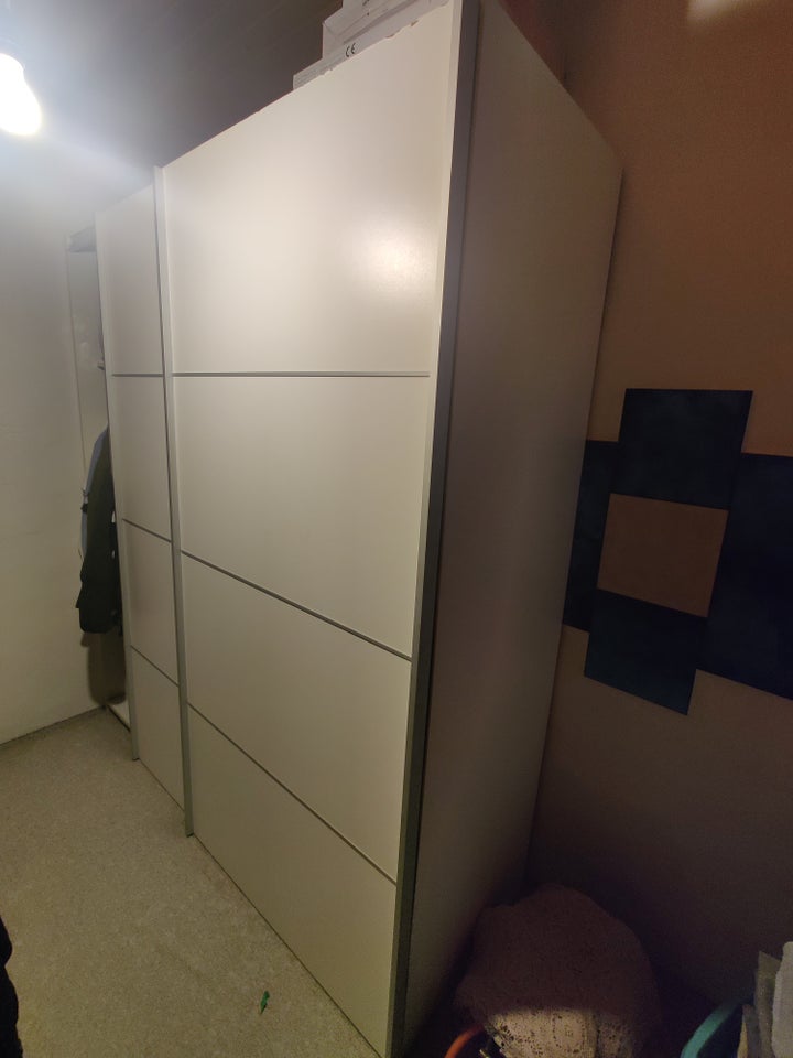 Garderobe skab, Ukendt