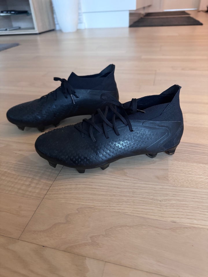 Fodboldstøvler, Adidas Predator,