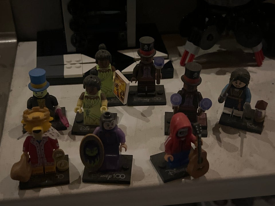 Lego Minifigures, Disney 100