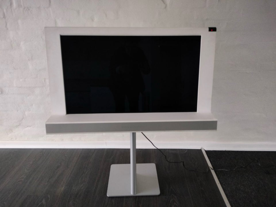 Bang  Olufsen, Beovision 8 , 32"