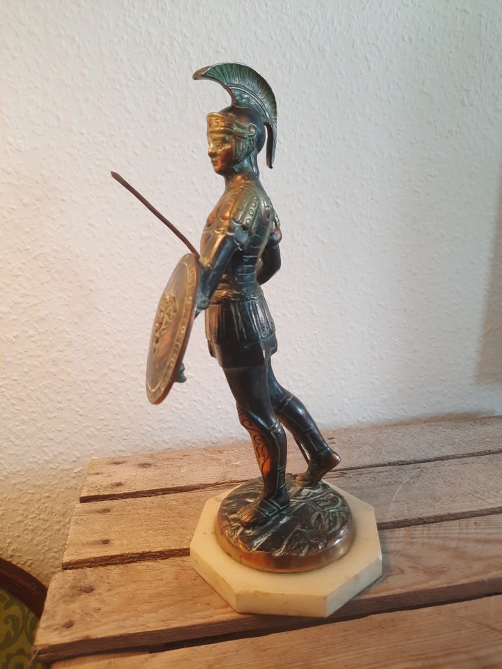 Figur bronze på marmor Ukendt