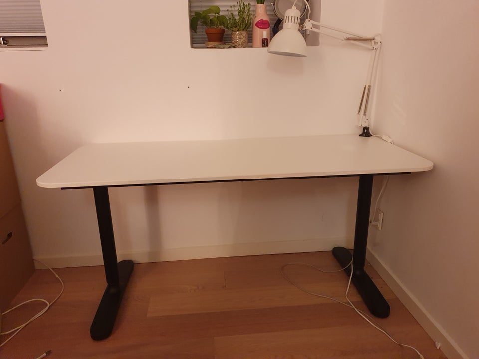 Skrive-/computerbord, IKEA, b: