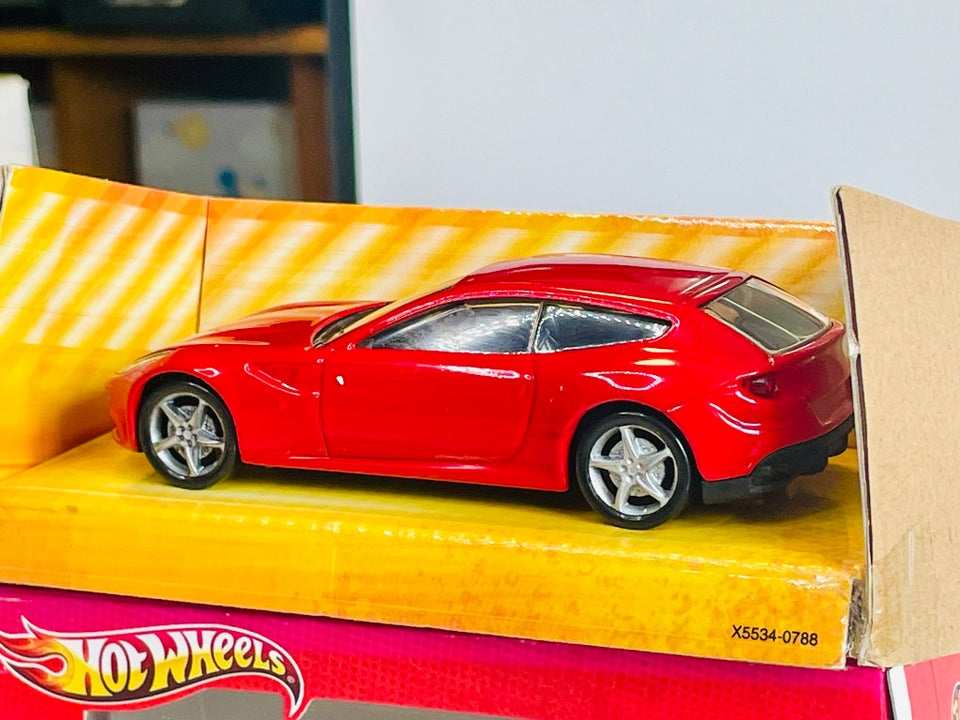 Modelbil, Hot Wheels 2011 Ferrari