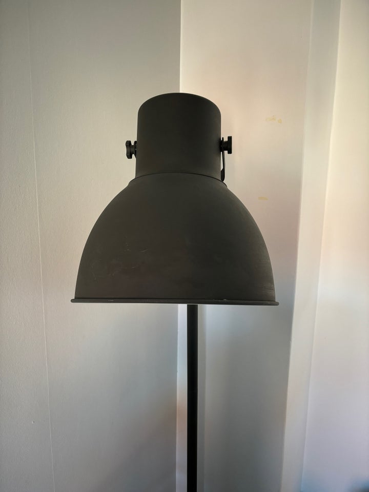 Gulvlampe, Ikea hektar