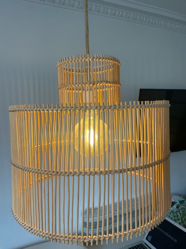 Anden loftslampe, HM Home