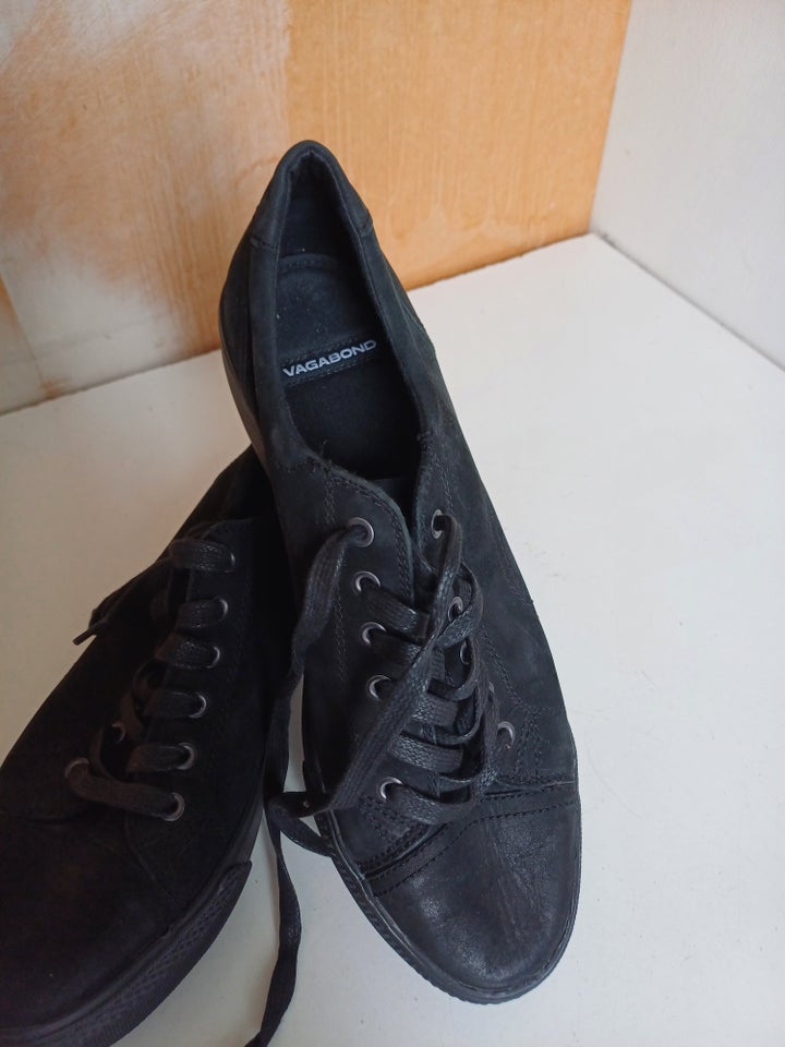 Sneakers, str. 39, Vagabond